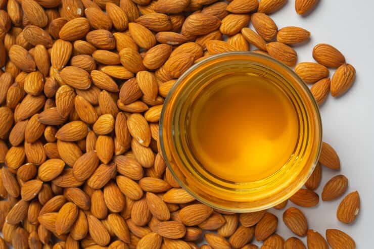 بادام درختی زعفرانی مناسب تهیه آجیل مخصوص شب یلدا